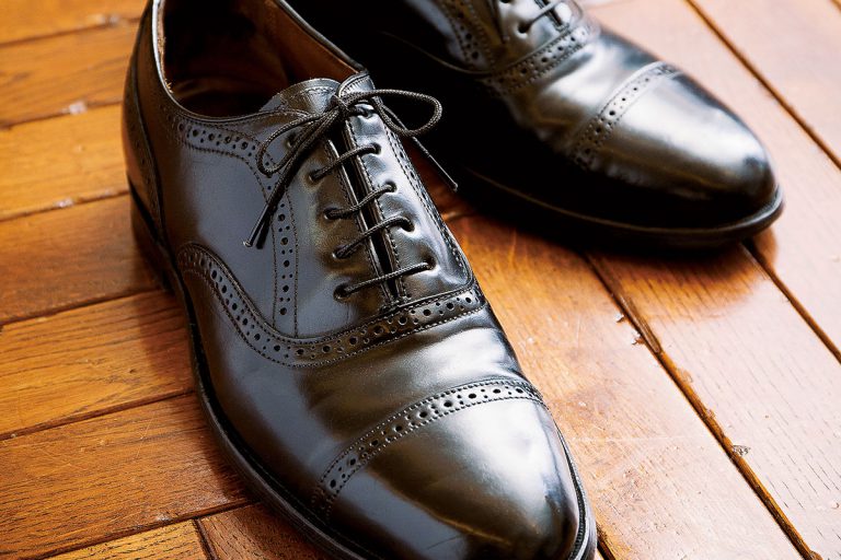 正しい革靴の紐の通し方 結び方 Dig It ディグ イット