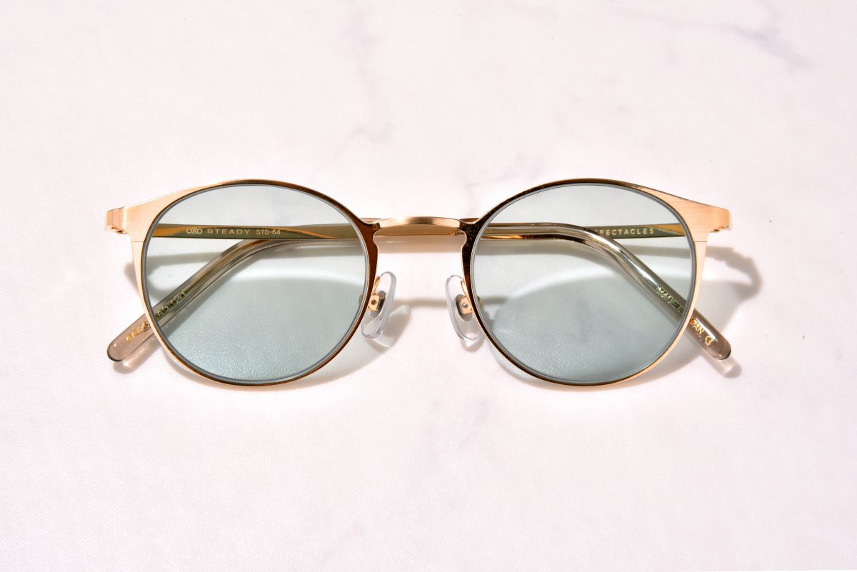 単調になりがちなメガネライフに変化を！ 40歳からの色眼鏡デビュー