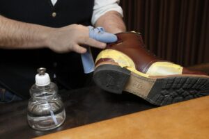 革靴の染め替えはプロの技で！ シューズケア専門店「ブリフトアッシュ」のマル秘テクを伝授！