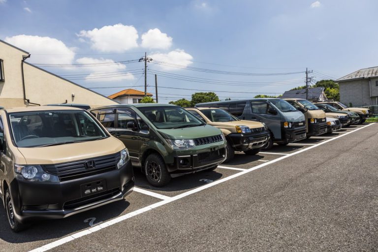専門店がアウトドア仕様にカスタムした、国産バン「ステップワゴン」＆「デリカ」に注目！