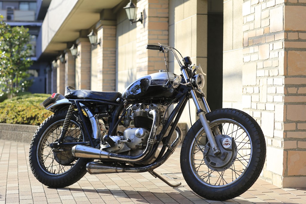 トライアンフ 純正 タンク センターリブ T120 TR6 T140 オイルイン