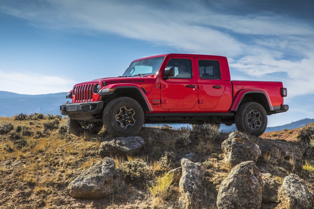 悪路を疾駆する地上最強のピックアップ「Jeep® GLADIATOR」日本上陸