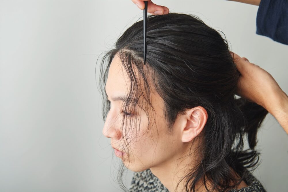 マンバンヘアからロン毛まで 下ろしても結わいてもキマる髪型6選 ヘアアレンジ術も教えます 22年版男性ヘアカタログ Dig It ディグ イット