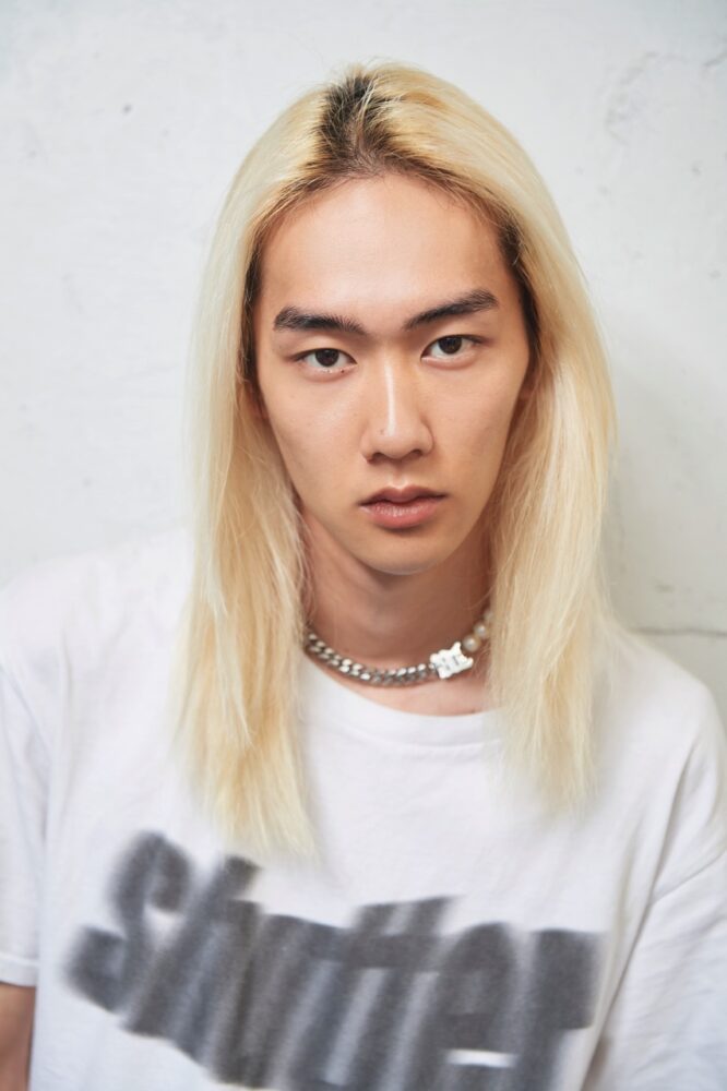 マンバンヘアからロン毛まで 下ろしても結わいてもキマる髪型6選 ヘアアレンジ術も教えます 22年版男性ヘアカタログ Dig It ディグ イット