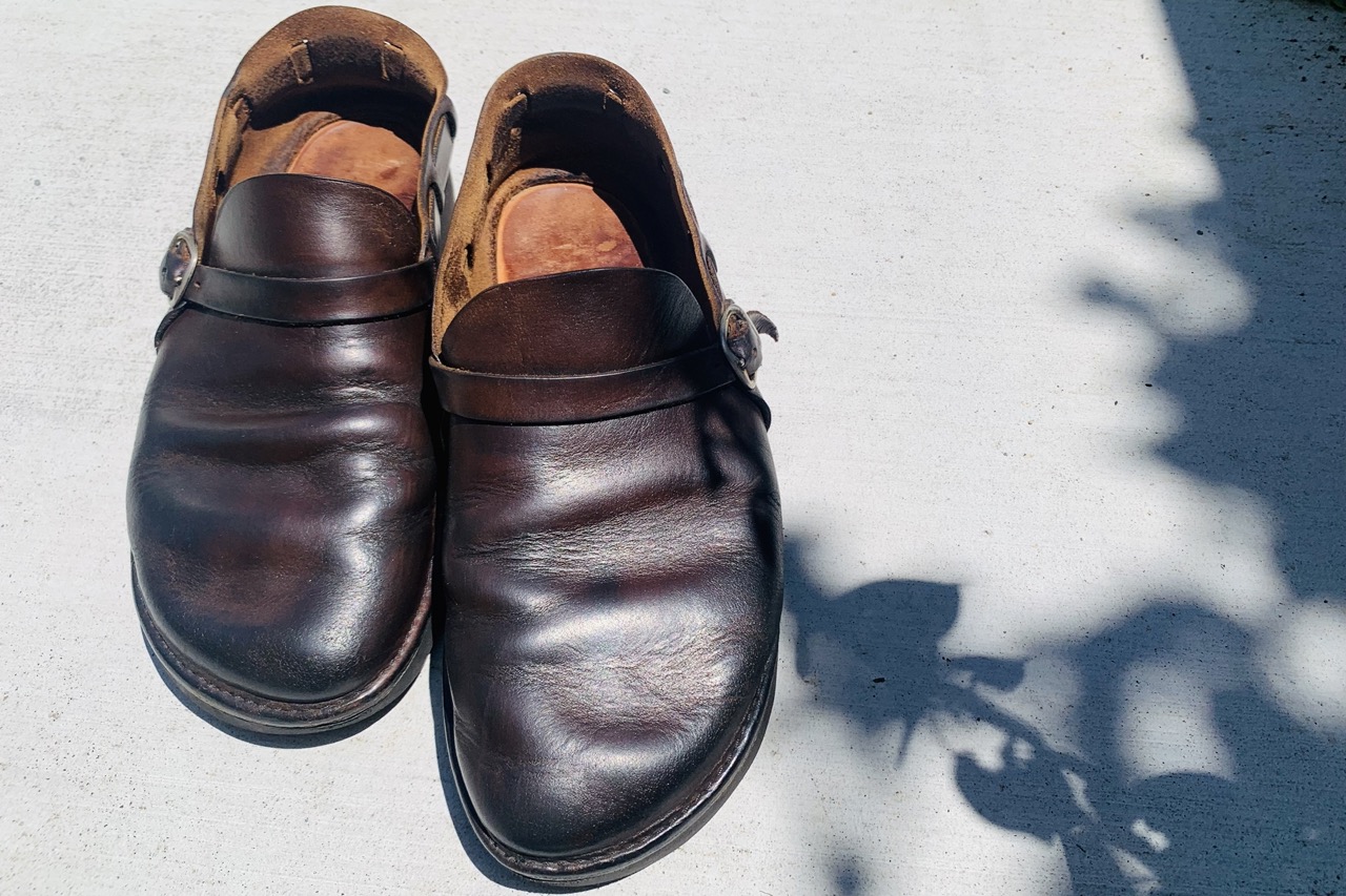私的名品-オーロラシューズ】裸足とショーツが似合う夏の定番革靴