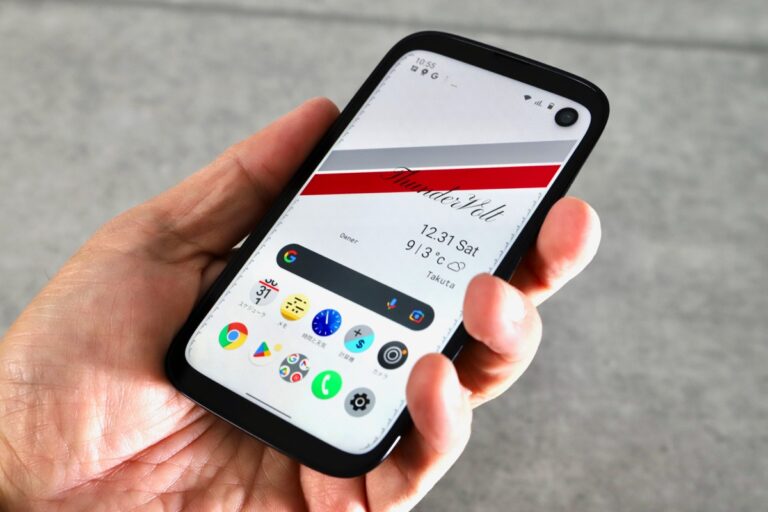 BALMUDA Phoneを手に、スマホの未来を考えてみる