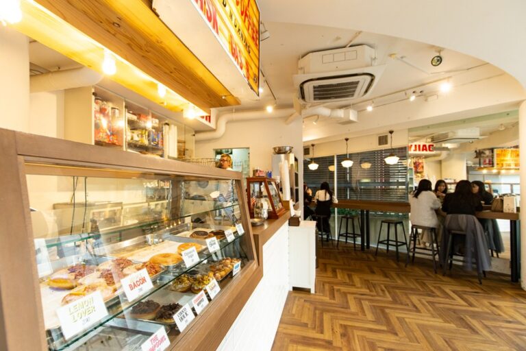 神戸で話題の、本場アメリカの雰囲気で楽しめるドーナツ店。