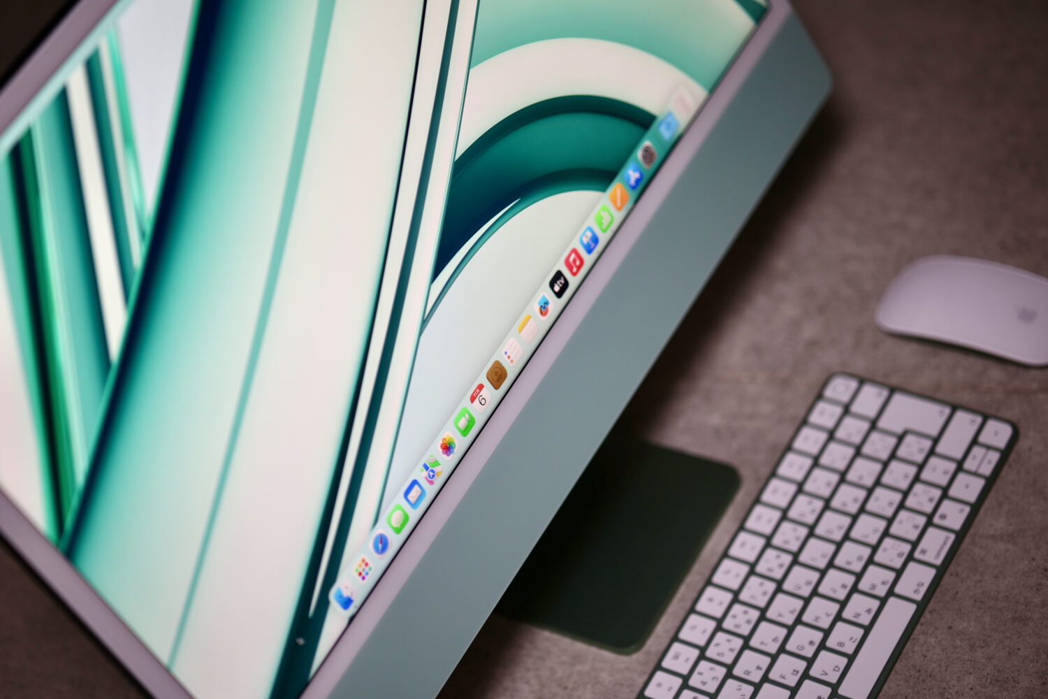 新型iMac 24インチ（M3）が、あなたの生活を変える【先行レビュー ...