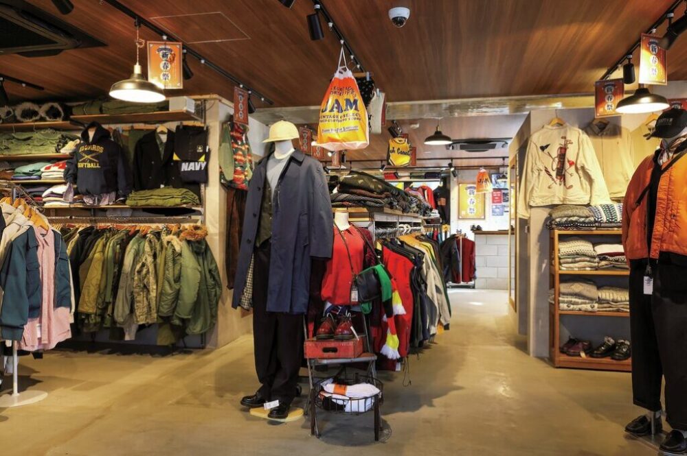 古着好きには堪らない圧倒的なアイテム数！ 全国に13店舗展開する「古着屋JAM」の下北沢店へGO！
