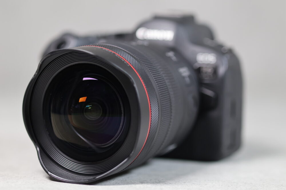 抜群の個性を、EOS Rシステムで小型軽量化。【RF10-20mm F4 L IS STM】