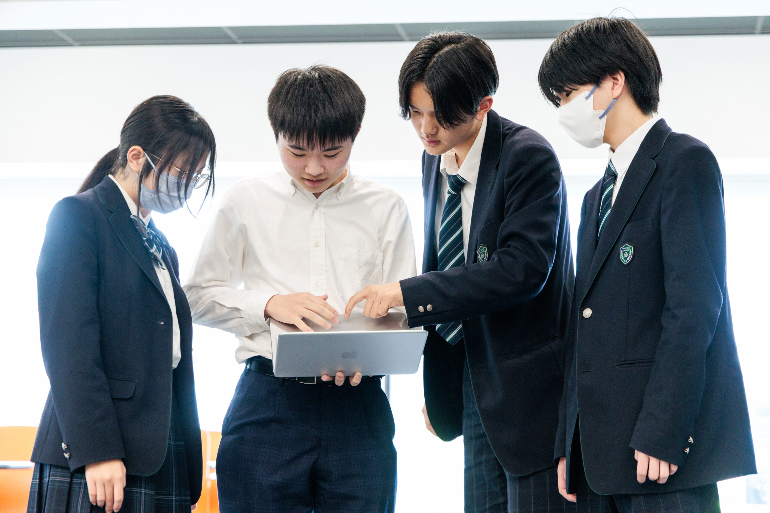 個に迫る授業 iPadのない学校には勤められない」「Neoは教員が使うのにはまったく