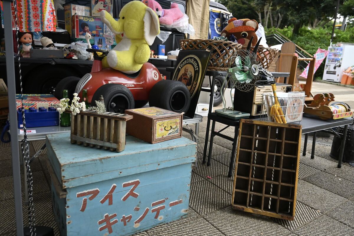 モンチッチに特撮ヒーロー、レトロ雑貨から古着に家具まで！ 世代を